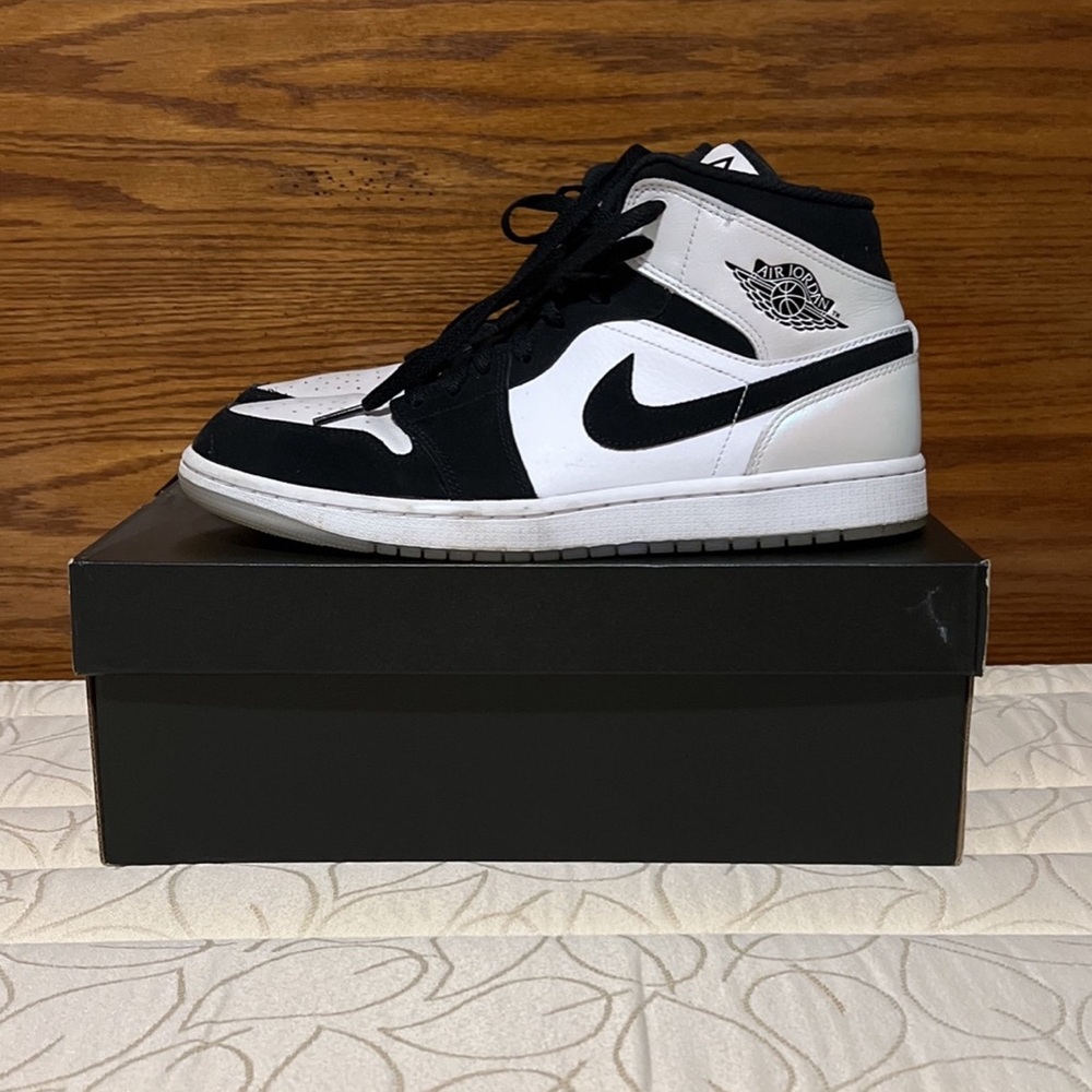 Jordan 1 mid